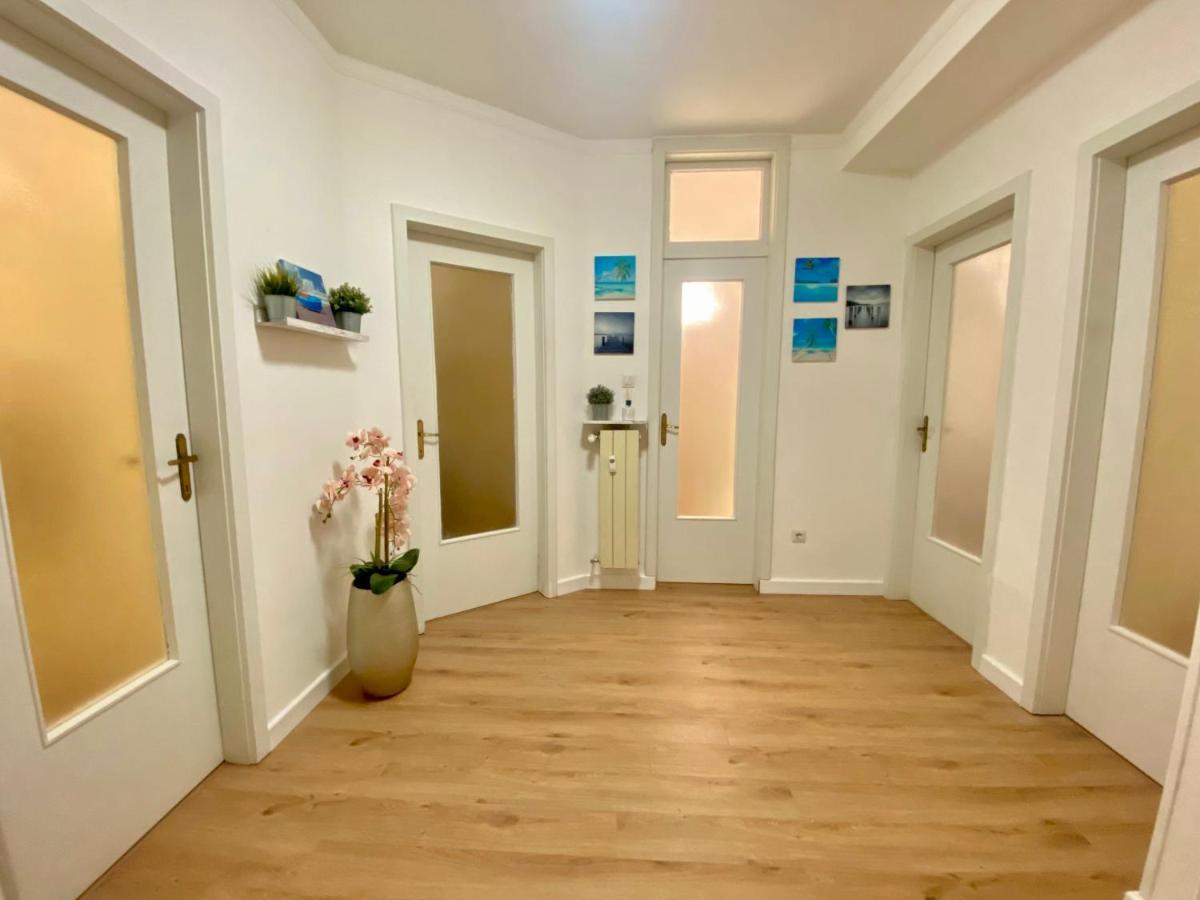 Residenza D'Annunzio Apartment Триест Екстериор снимка